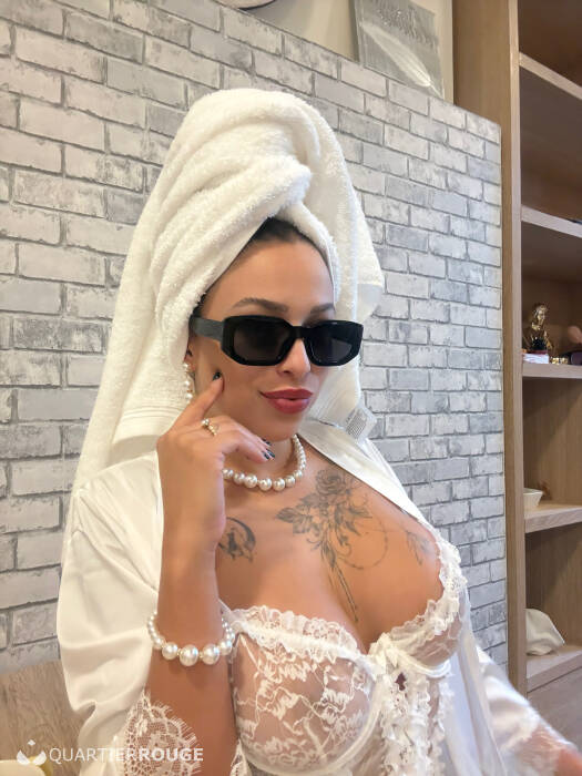 Melly Hot (Photo)