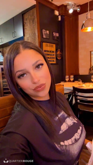 Melly Hot (Photo)