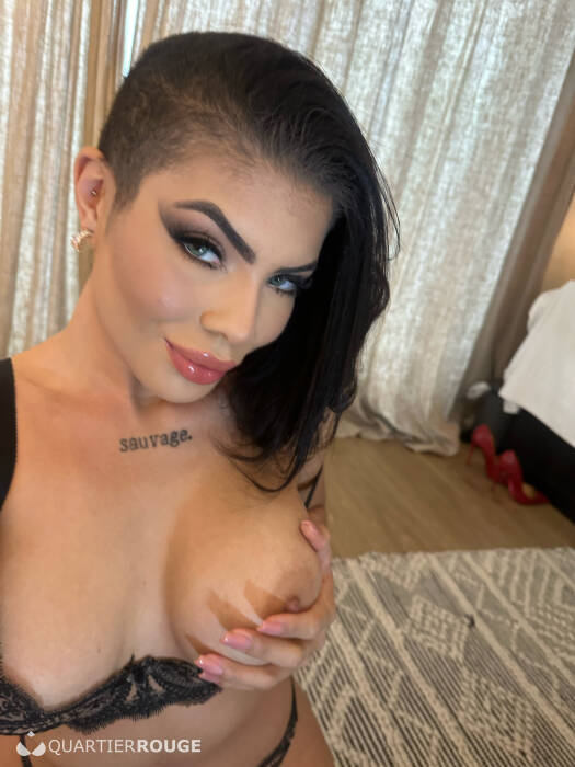 Mary BelleRouge (Photo)