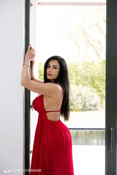 Aline (Photo)