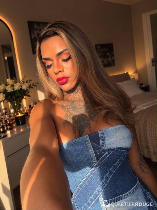 Isabella (Photo)