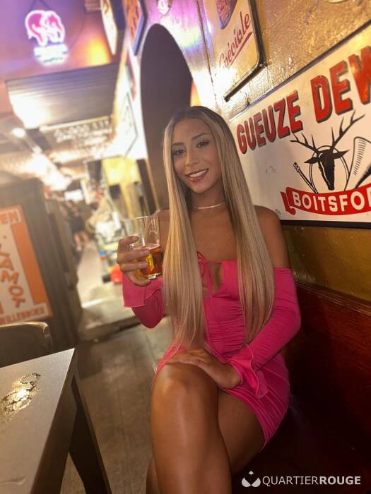 Sabrina Mazi (Photo)