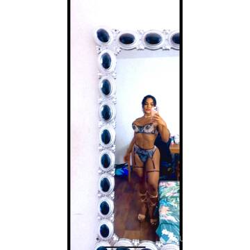 NATASHA PARTY (Photo)