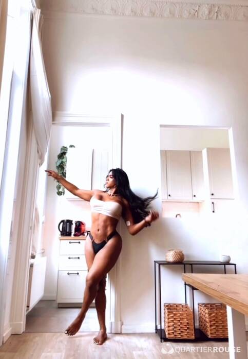 NATASHA PARTY (Photo)