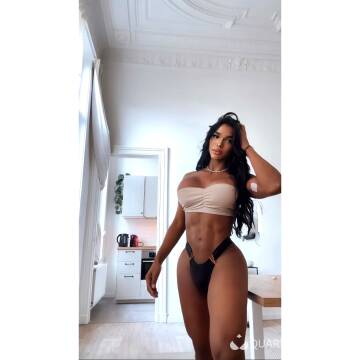 NATASHA PARTY (Photo)