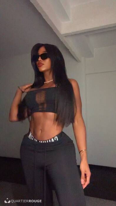 NATASHA PARTY (Photo)