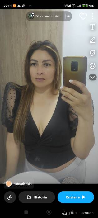 HOT LUNA (Photo)
