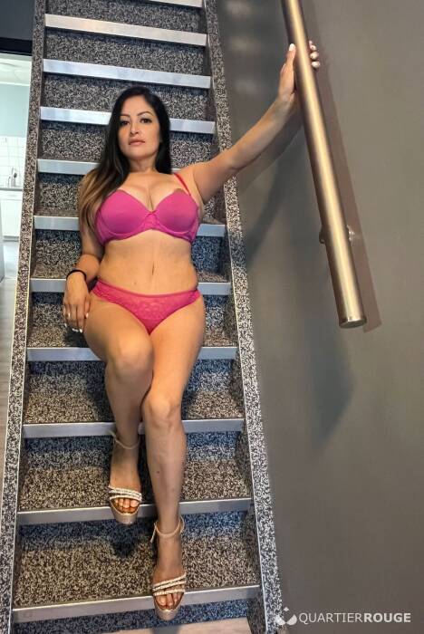 HOT LUNA (Photo)