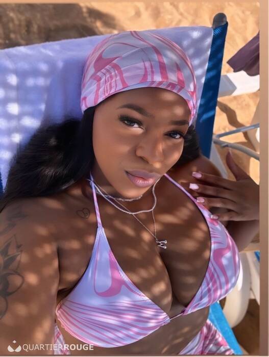 Alice bombom le meilleur anal et fellation (Photo)