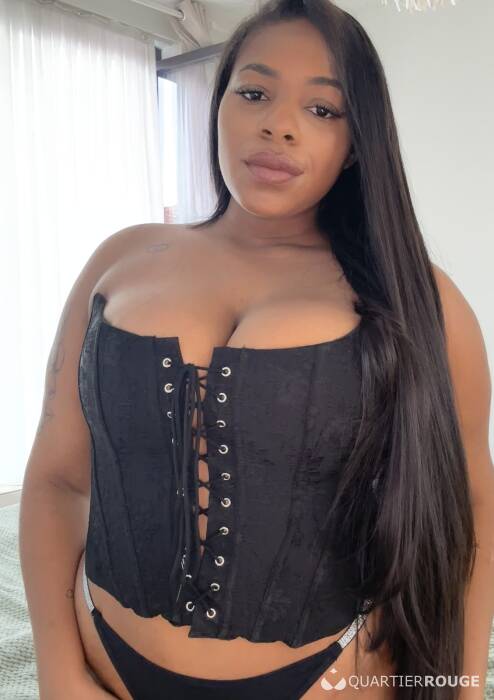 Alice bombom le meilleur anal et fellation (Photo)