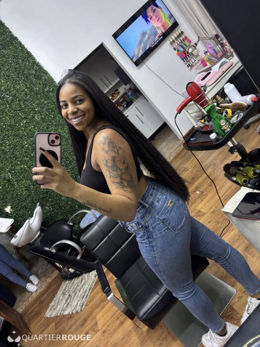 Alice bombom le meilleur anal et fellation (Photo)