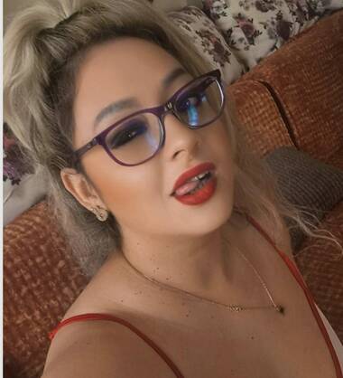 Te sucer et remplir ma bouche la