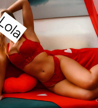 Lola ~  les mille et une caresse