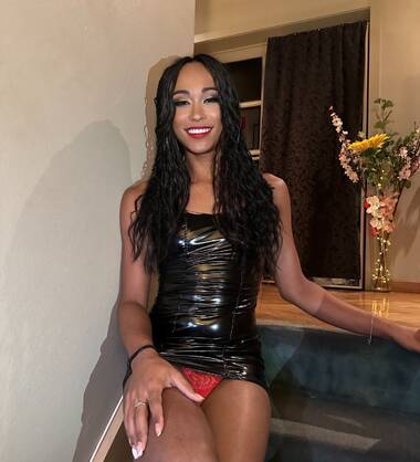 Latina très chaude et fêtarde