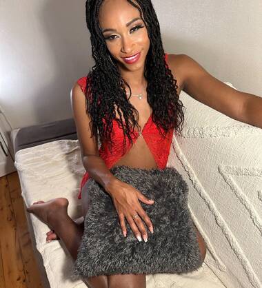 Latina très chaude et fêtarde