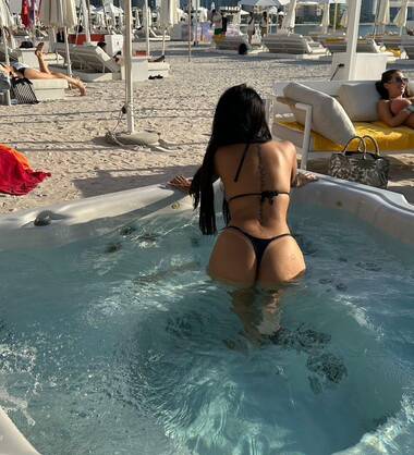 Mia sexy