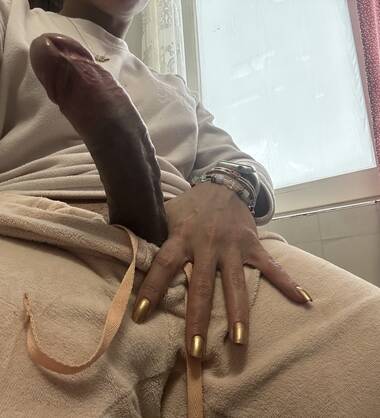 Katy trans brune chaude XXL