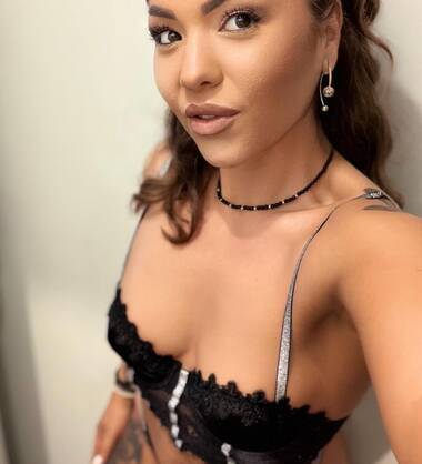 Chaud Adelina