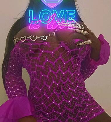Naomi Coquine xxx