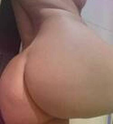 Je t\'attendrai, mouillée et sans tabous.