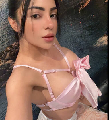 Anitta Petite