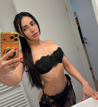 Anitta Petite