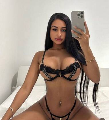 Olivia Super girlfriend