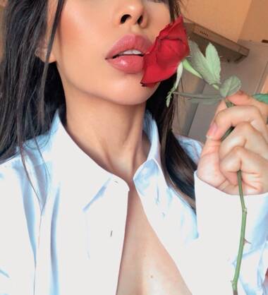 Liz super sexy