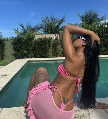 Vitoria super girlfriend