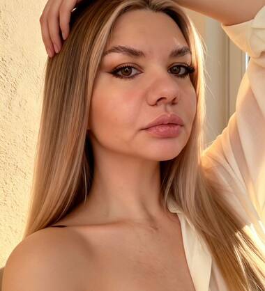 Maria hot