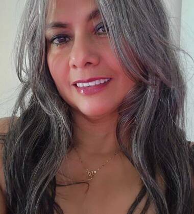 Lucia mature refine et sensual