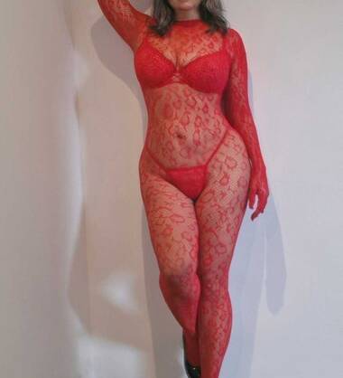 Lucia mature refine et sensual