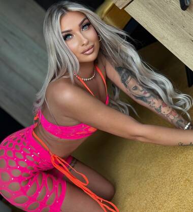 Ariana belle fille à Athus