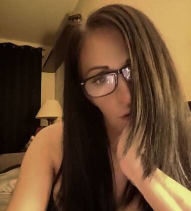 Famme trans totalement opérée Sharon