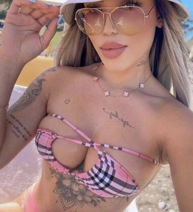 Carolina sexy gostosa