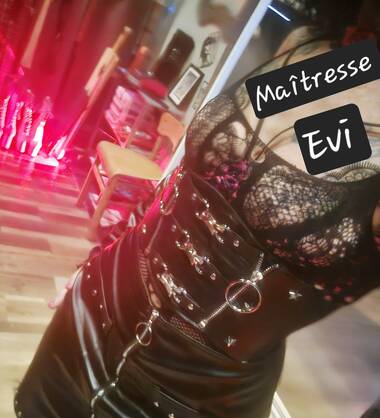 Maîtresse Evi