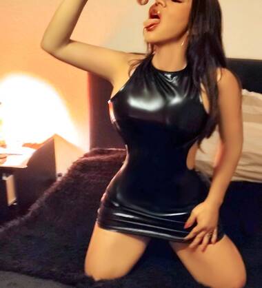 Scarlett trans