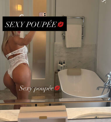 SEXY POUPÉE CHANEL