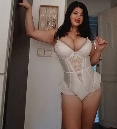 Alice big boobs