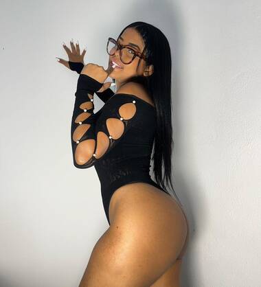 Valeria Belle