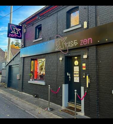 Bar l\'Xtase Zen Hôtesses champag