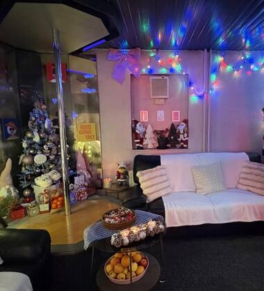 Bar l\'Xtase Zen Hôtesses champag