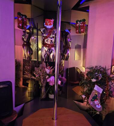 Bar l\'Xtase Zen Hôtesses champag