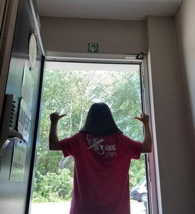 Bar l\'Xtase Zen Hôtesses champag