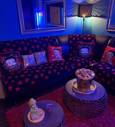 Bar l\'Xtase Zen Hôtesses champag