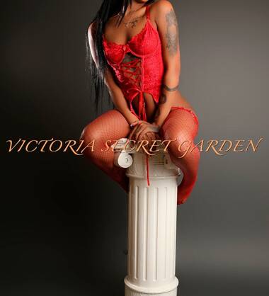 VICTORIA SECRET GARDEN