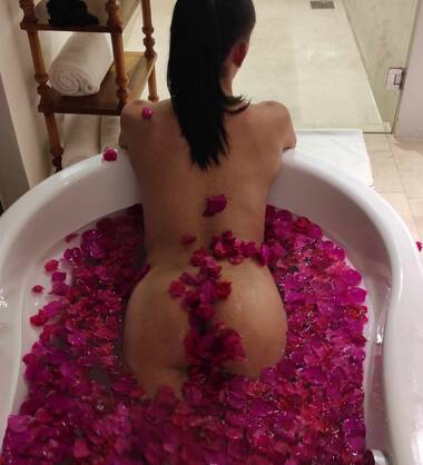 Annonces de femmes, hommes et de trans qui reçoivent en privé | Quartier-Rouge @ quartier-rouge.be