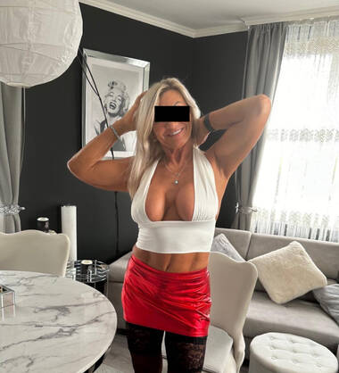 ILONA  MATURE - MILF