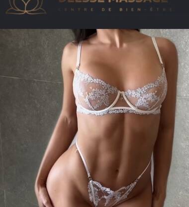 CARINA - DEESSE MASSAGE