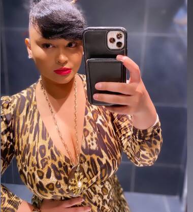 Mia yakira 29 Party virtual